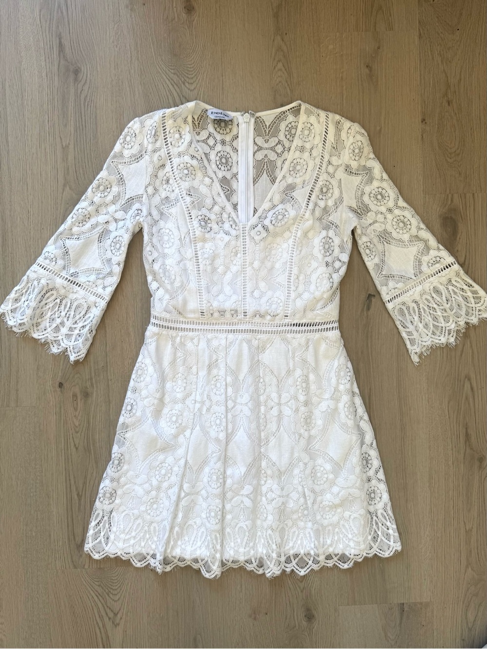 Bebe White Lace V-Neck Mini Dress Size 6